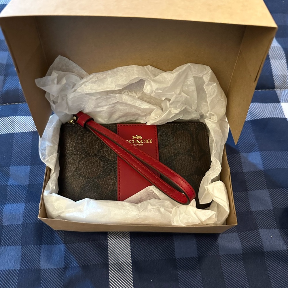 Coach wristlet - Picture 2 of 5